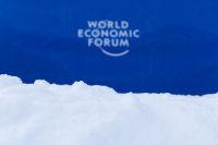 Bilionários ficaram US$ 2 tri mais ricos em 2024, diz Oxfam em Davos