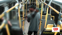 Bandidos fazem arrastão dentro de BRT na zona Oeste do Rio; veja vídeo