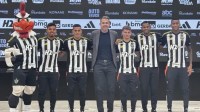 Em véspera de jogo decisivo, Atlético-MG apresenta reforços na Arena MRV