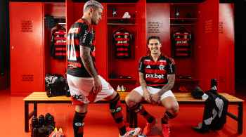 O conceito "Minha sorte é ser Flamengo" comemora o orgulho e a paixão rubro-negra por suas tradições e superstições