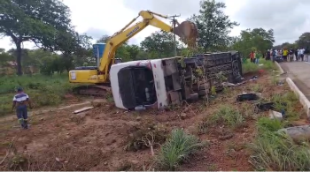 Destino da viagem era São Paulo e possíveis causas do acidente são defeito mecânico e ausência de reação do motorista