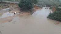 Enxurrada deixa mortos após parte de rodovia ceder em Sergipe; veja imagens