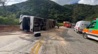 SC: ônibus com adolescentes tomba a caminho do Beto Carrero