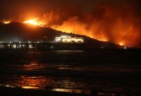 Condições para aumento dos incêndios na Califórnia devem durar até sexta-feira