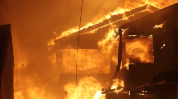 Incêndios florestais recentes no condado de Los Angeles são os mais caros e destrutivos de toda a história