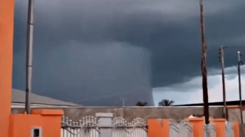 Especialista explica que o evento ocorre devido à formação das nuvens Cumulonimbus, podendo provocar trovões e queda de granizo