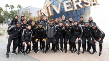 Programação dos jogadores do Galo inclui atrações temáticas nos parques e terá também presença em jogo da NBA nesta quinta-feira (23)