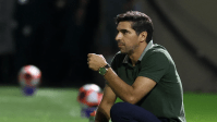 “Nossa pré-temporada tem sido irregular”, diz Abel sobre Palmeiras