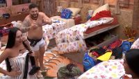 BBB25: Arleane se choca com bumbum de Gracyanne e permite o marido "pegar"