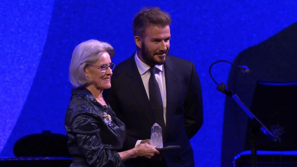 Beckham recebendo o Crystal Awards no Fórum Econômico de Davos