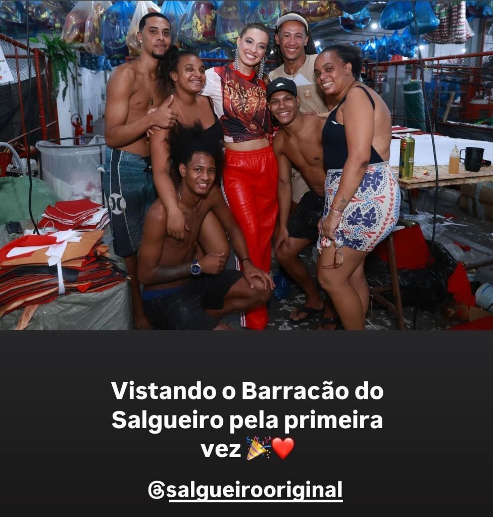 Ex-BBB Beatriz Reis é anunciada em desfile do Salgueiro