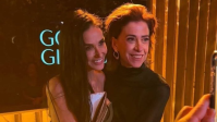 Fernanda Torres e Demi Moore posam juntas após brilhar no Globo de Ouro