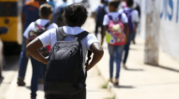 O ano letivo das escolas estaduais vai de 10 de fevereiro a 17 de dezembro