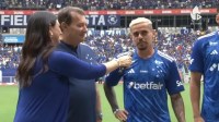 Fagner é apresentado pelo Cruzeiro e faz promessa à torcida