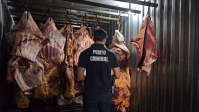 Entenda como carne contaminada pelas enchentes do RS era vendida no RJ