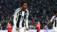 Juventus bate Milan e chega ao G4 da Serie A