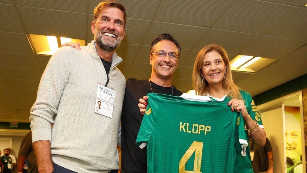 Jürgen Klopp, André Rocha e Leila Pereira no Allianz Parque