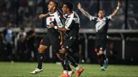 Lateral artilheiro marca, Vasco vence Maricá e cola na liderança do Carioca