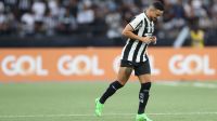 Lateral campeão pelo Botafogo detona ex-treinador do clube: "Horroroso"