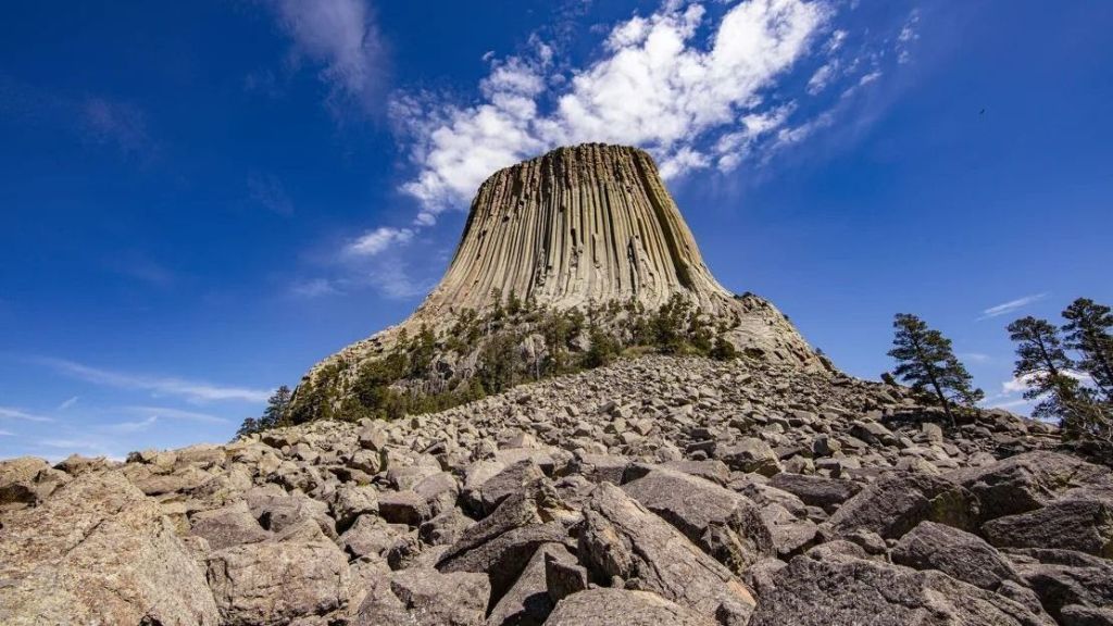 A parede rochosa El Matador, de 150 metros, no Wyoming