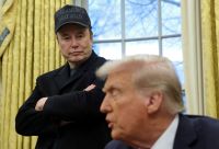 Em reunião com Musk, Trump ameaça demitir servidores que não responderem e-mail