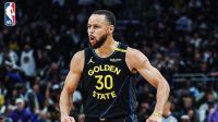 Curry atinge feito de LeBron e Jordan em vitória dos Warriors sobre Bucks