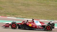 Hamilton e Leclerc estreiam novo carro da Ferrari na Itália