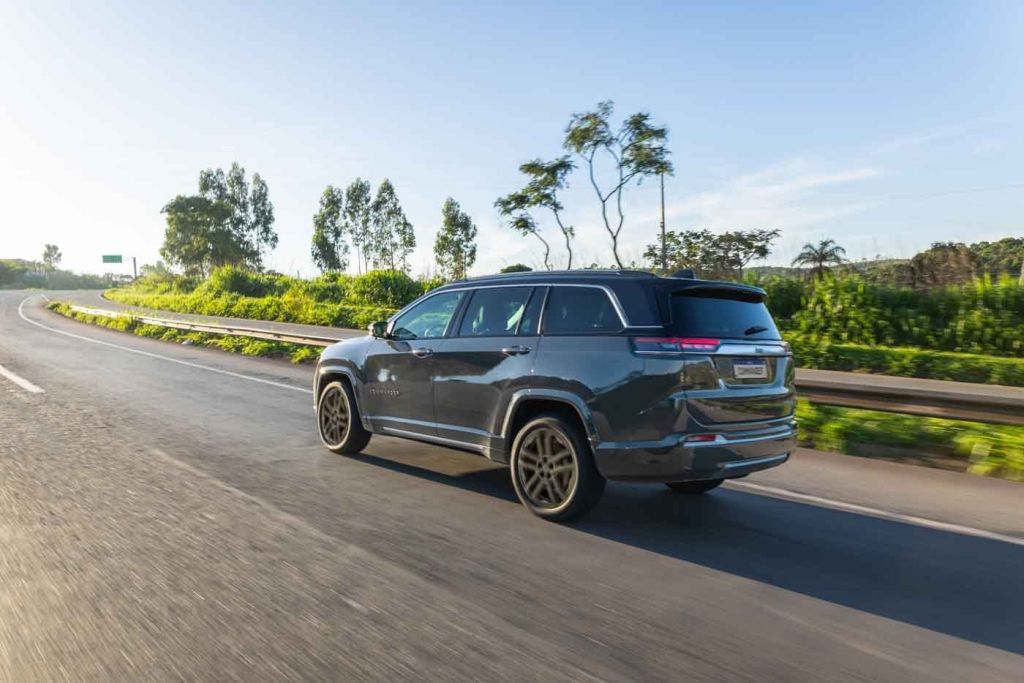 Jeep Commander Overland TD 2025: modelo ganha novo motor 2.2