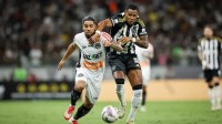 Atlético-MG: Júnior Santos desabafa sobre expulsão e ausência em clássico