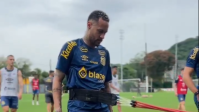 Neymar faz o primeiro treino no Santos; veja