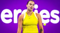 Sabalenka sofre virada e é eliminada na estreia do WTA 1000 de Doha