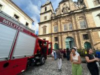 Quem é responsável pela “Igreja de Ouro” em que teto desabou na Bahia?