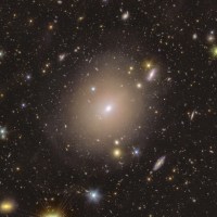 Telescópio registra fenômeno raro de anel de Einstein; veja imagens