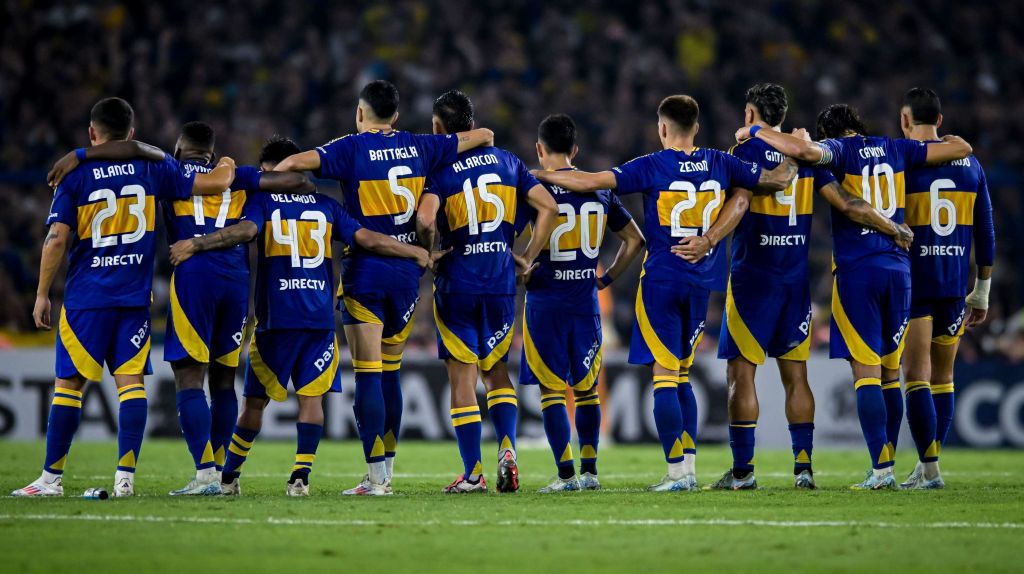 Jogadores do Boca Juniors durante a disputa de pênaltis contra o Alianza Lima