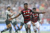 Flamengo vence o Botafogo e fatura o tricampeonato da Supercopa do Brasil