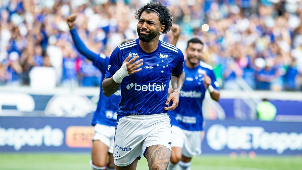 Gabigol comemora gol pelo Cruzeiro