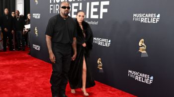 Casal chamou atenção pela ausência de traje da esposa de Kanye West