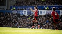 United sai atrás, mas arranca empate com Everton na Premier League