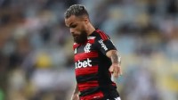 Atacante titular do Flamengo sofre lesão e inicia tratamento