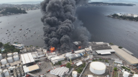 Incêndio no RJ: Governo encontra resíduos oleosos na Baía de Guanabara 