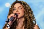 Shakira usa pulseira exclusiva com diamantes cravejados à mão em turnê