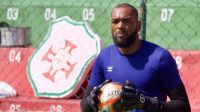 FPF repudia caso de racismo contra goleiro da Portuguesa Santista