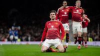 Maguire decide e Manchester United vence Ipswich de virada