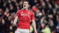 Nottingham Forest goleia por 7 a 0, e sonha com título da Premier League