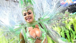 Carnaval 2025: Fabíola de Andrade usa fantasia com inicial de marido preso