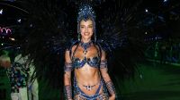 Modelo Irina Shayk estreia no Carnaval em desfile da Beija-Flor