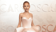 Ariana Grande surpreende com vestido Schiaparelli de cetim e tule