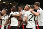 Leno brilha nos pênaltis e Fulham elimina o Manchester United na FA Cup