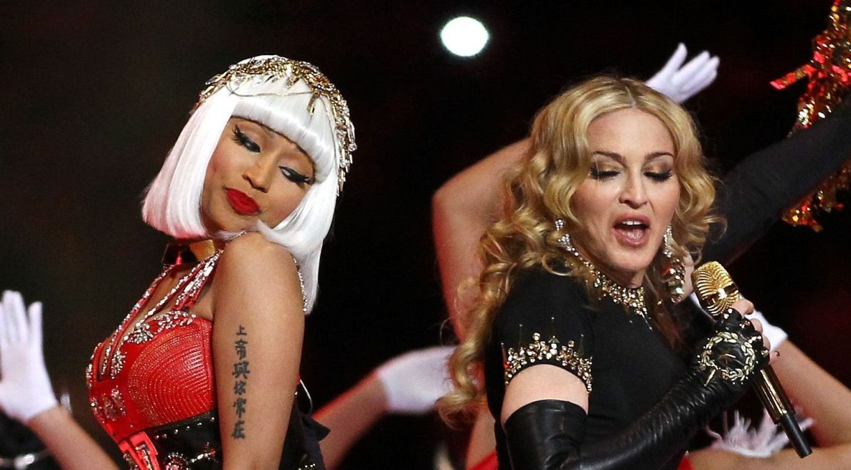 Nicki Minaj e Madonna no show do intervalo do Superbown de 2012