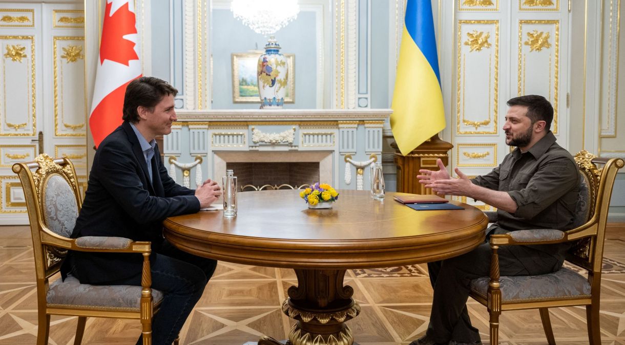 Primeiro-ministro canadense Trudeau se encontra com o presidente da Ucrânia, Zelenskiy, em Kiev